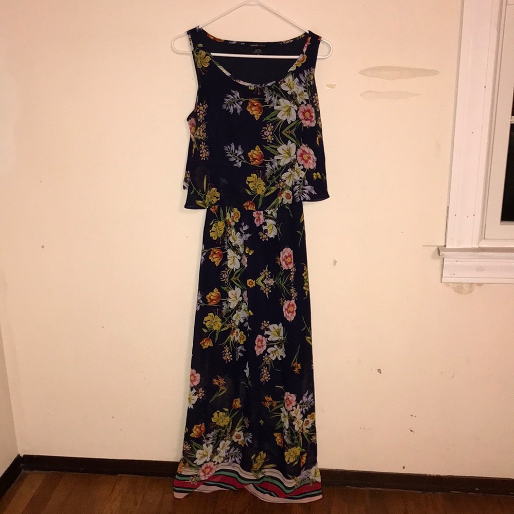 Robert Louis lady’s long dress